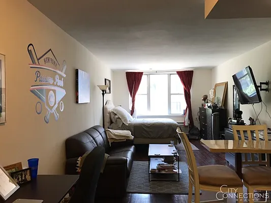 Rented by City Connections Realty | media 9