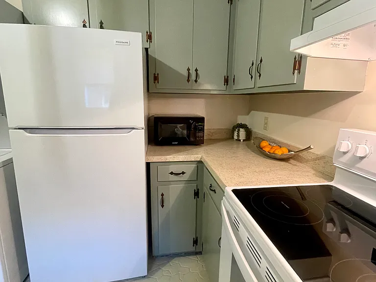 Clean, New Appliances
