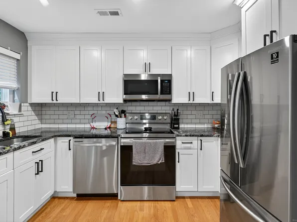 310 Boston Post Road #86, Waterford, CT 06385