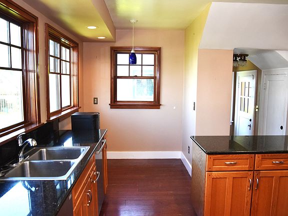 5th image of 1225 N G St
