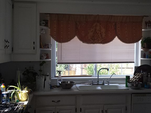 5th image of 38 Marvin Ave