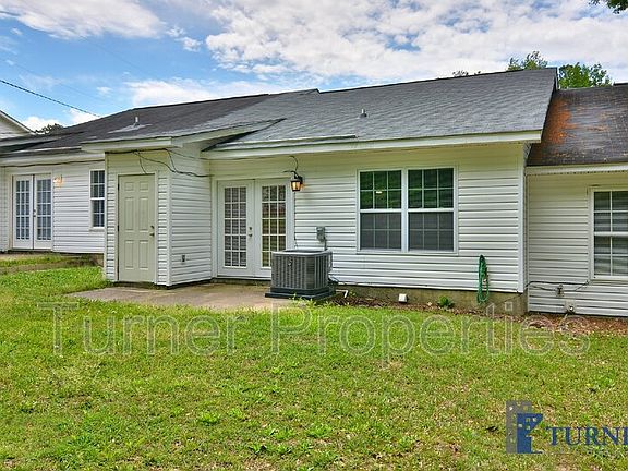 5th image of 1844 Horseshoe Dr APT B