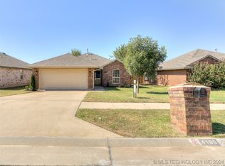 4105 Madison Ave, Moore, OK 73160