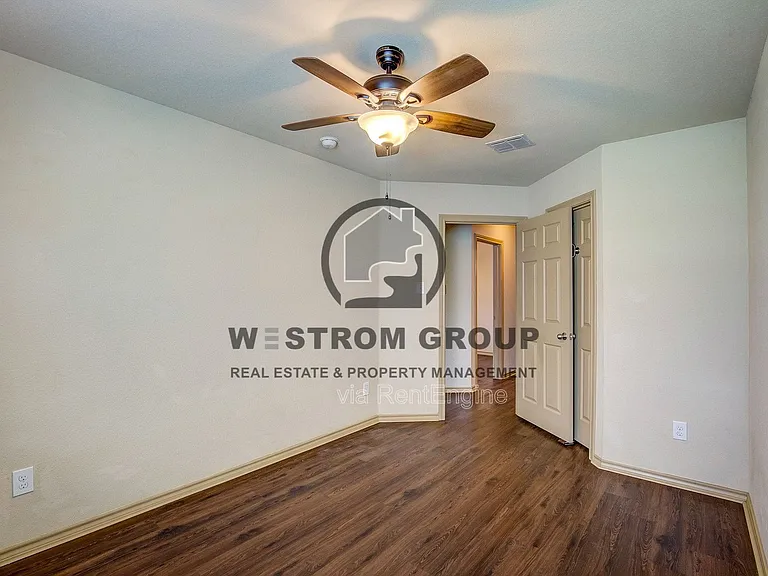 10721 Deauville Dr — Photo 28