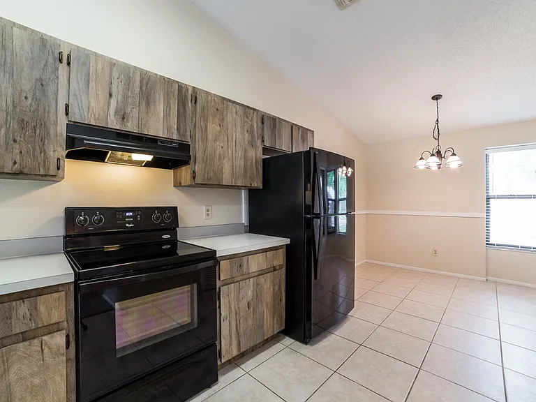 1029 Wainright Dr — Photo 9
