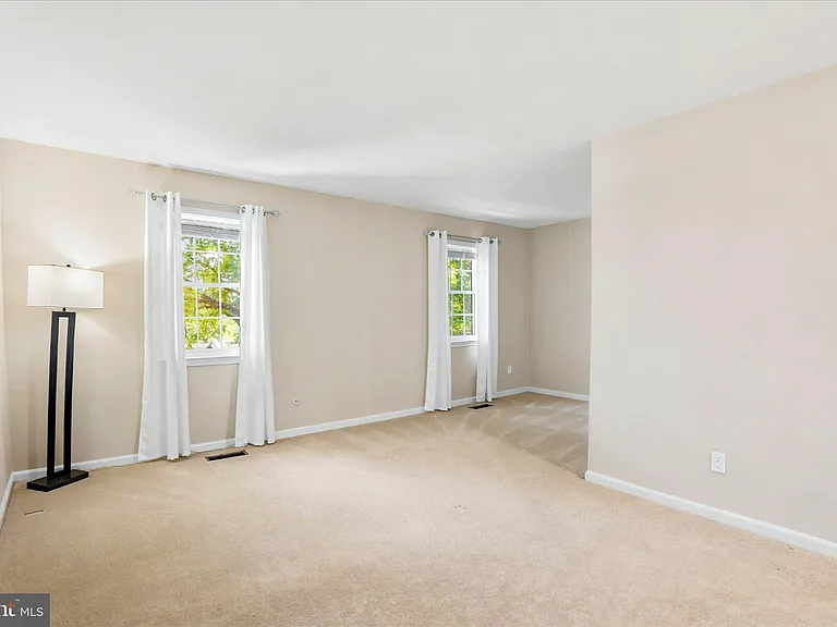 706 Andover Ct — Photo 15
