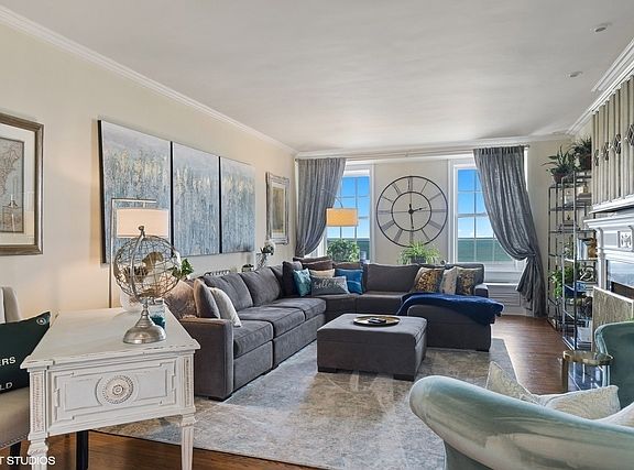 3rd image of 3750 N Lake Shore Dr APT 16C