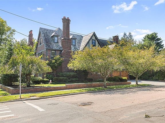 3rd image of 436 Blackstone Blvd