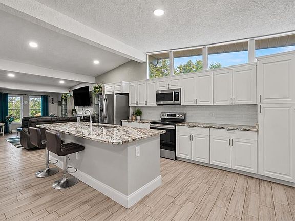 2nd image of 218 PARK RIDGE AVENUE