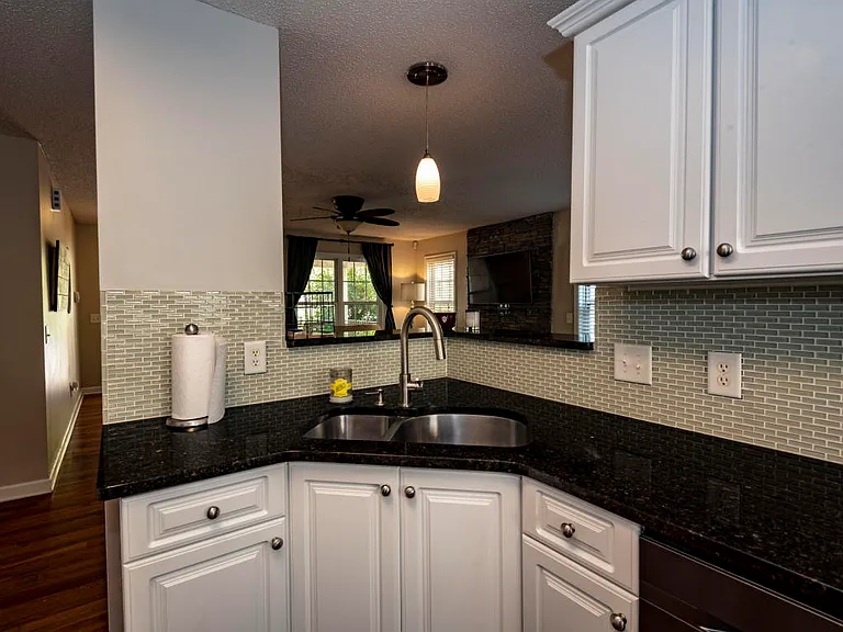 440 Spring Lake Dr — Photo 13