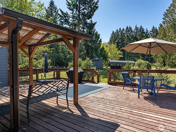 5th image of 22418 Maple Drive NW