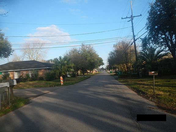 5th image of 405 Camellia Ave