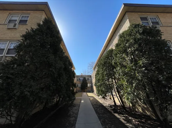 1819 W Touhy Ave APT 3, Chicago, IL 60626