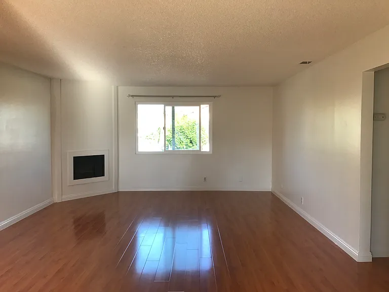 415 Pomelo Ave #F — Photo 3