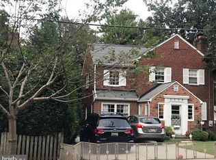 5509 Greentree Rd, Bethesda, MD 20817