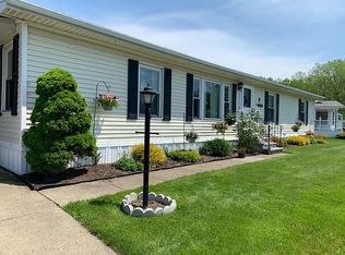 5 Holly Ln, Buffalo, NY 14227