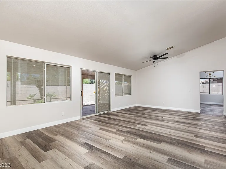 327 Perry Ellis Dr — Photo 21