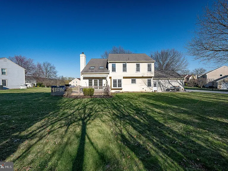1099 Armstrong Ct — Photo 48