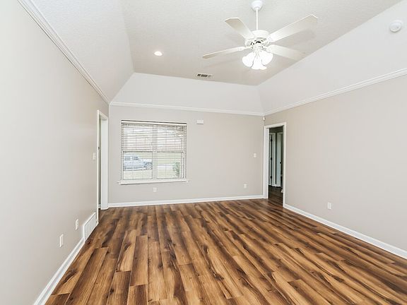 4th image of 355 Village Dr