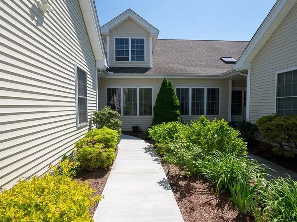 39 Cortland Grove Dr #39, Shrewsbury, MA 01545