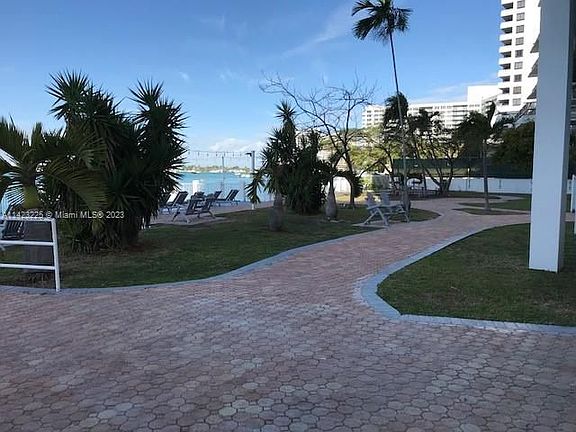 3rd image of 1250 West Ave APT 14N