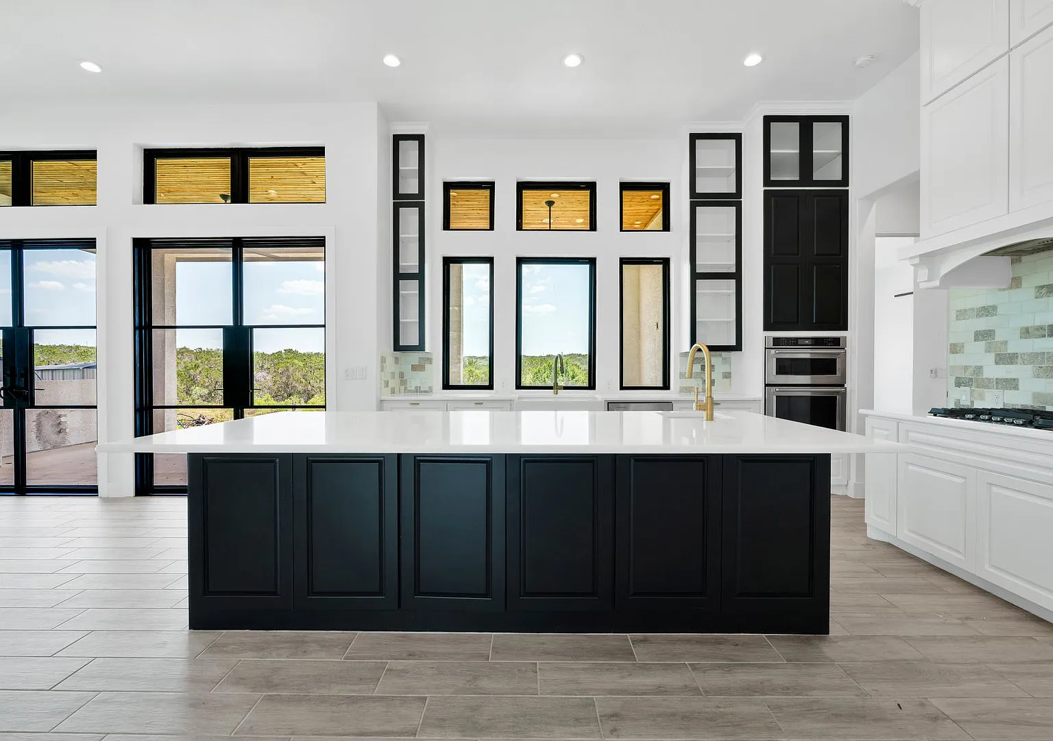Modern Hill Country Elegance on 2 Acres- Custom 2023 Single-Family Home in Mico, TX! — Photo 2