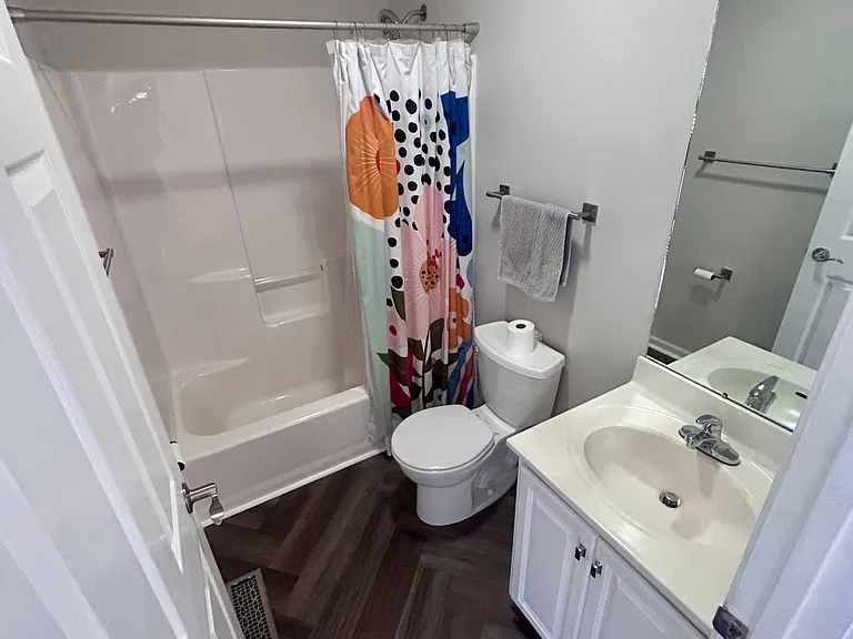 348 Diana Ct — Photo 17