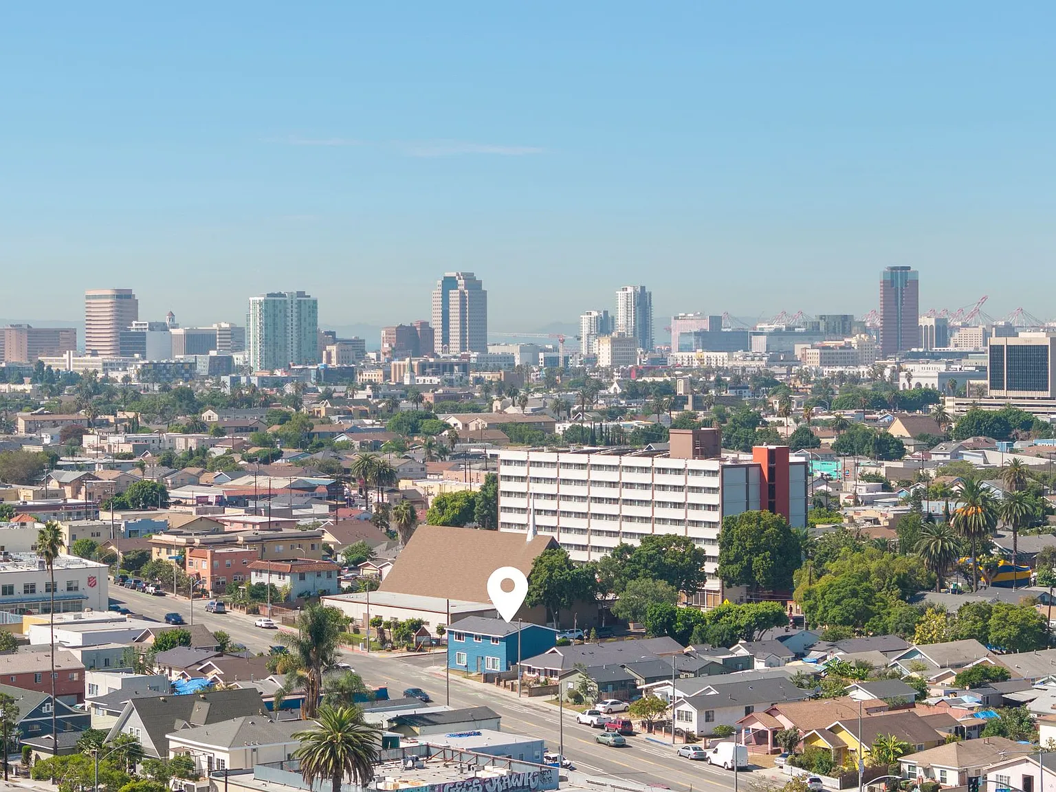 1431 Alamitos Ave — Photo 2
