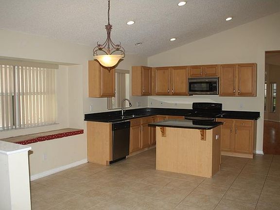 4th image of 333 Balogh Pl