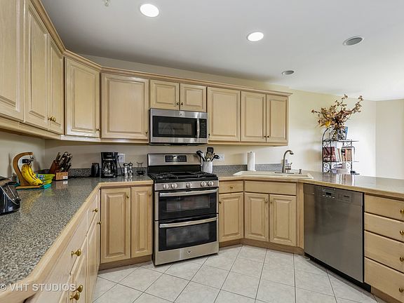 3rd image of 32790 N Stone Manor Dr