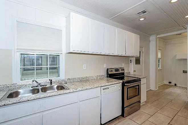 224 Greene St — Photo 19