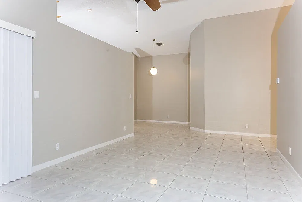 3 bed, 2.0 bath, 1649 sqft, $3,715 — Photo 4