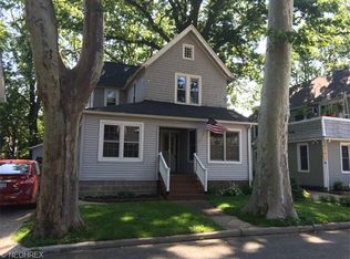 305 Groveland Club Dr, Cleveland, OH 44110