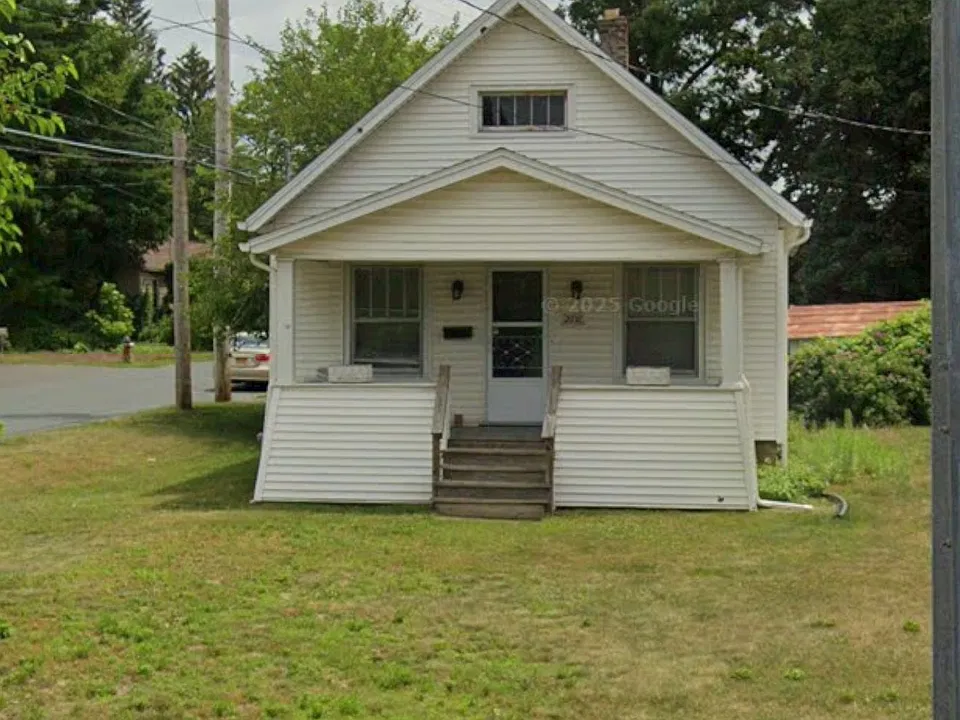 2501 Hamburg St #1