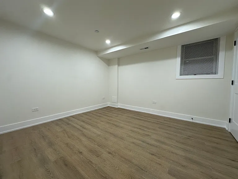 4338 N Clarendon Ave #GS — Photo 14