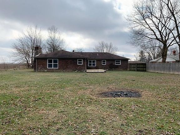2nd image of 1762 Country Lane Dr