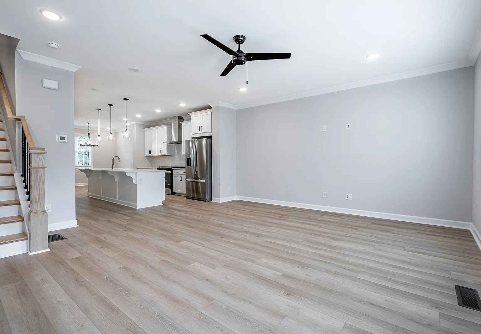 3 bed, 2036 sqft, $2,950 — Photo 4