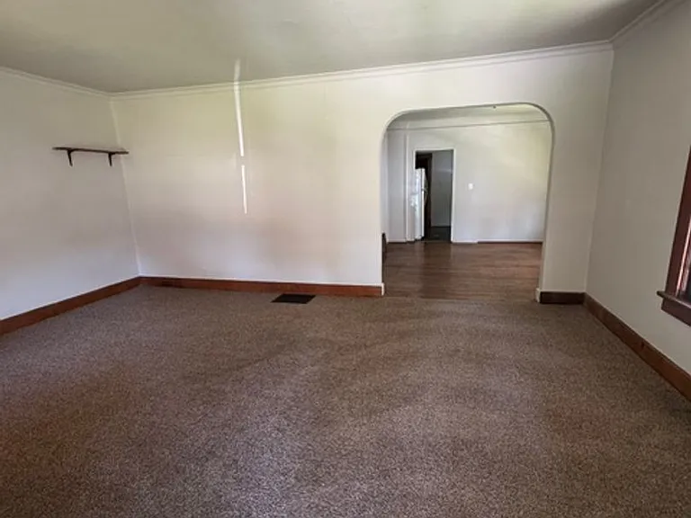 4205 Hoagland Ave — Photo 2