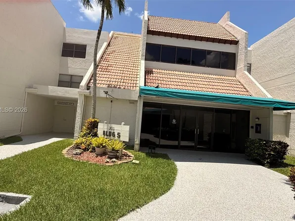 303 Racquet Club Rd APT 206, Weston, FL 33326