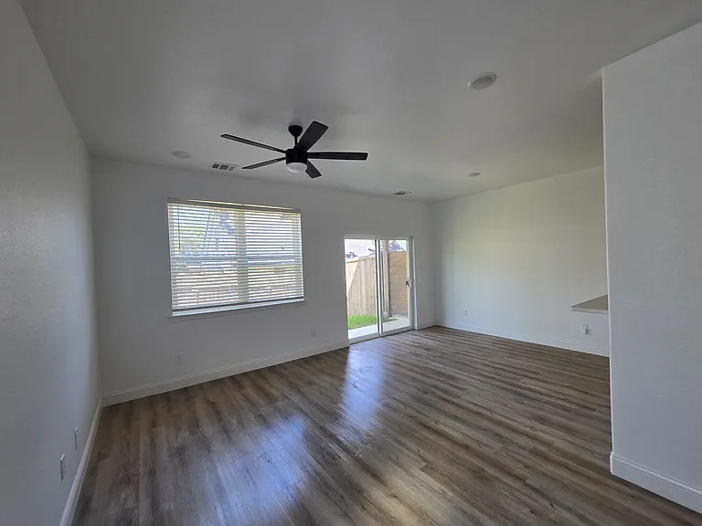 1600 Clay St #1600 — Photo 6