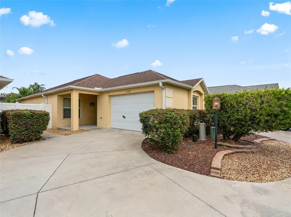 1109 Tipton Ln, The Villages, FL 32163