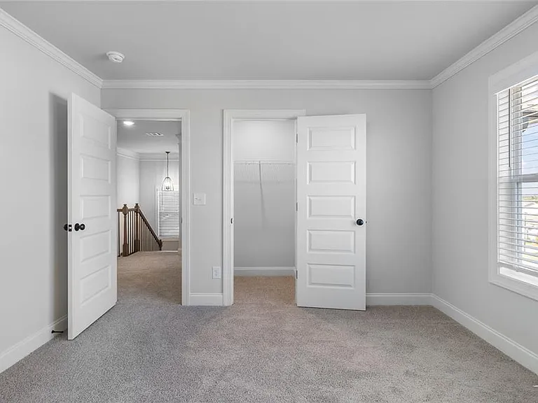448 Banff Dr — Photo 17
