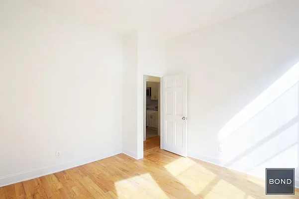 Rented by Bond New York | media 12