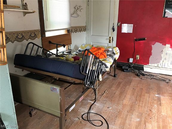 4th image of 14019 San Diego Ave