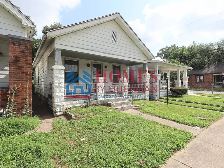 1516 E Illinois St — Photo 2