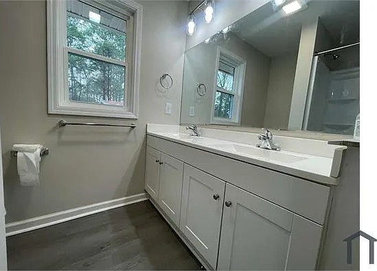 1617 N Main St — Photo 27