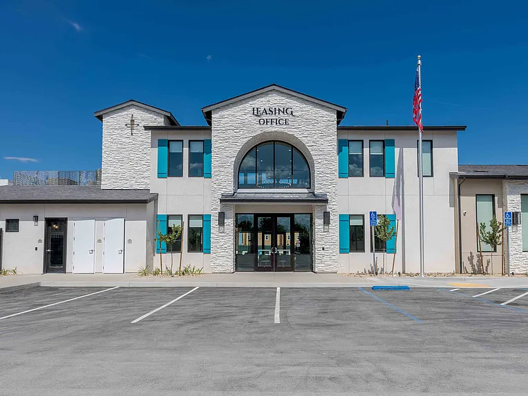 Desert Meadows Apartments — Photo 37