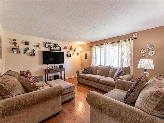 5th image of 4829 Aspen Dr