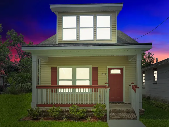 1329 New Castle St, Savannah, GA 31415