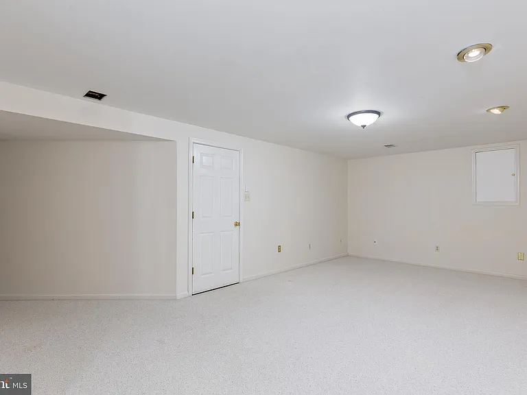 2807 Chapman Ct — Photo 30